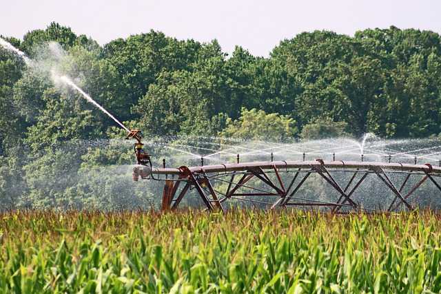 central pivot farm irrigation system